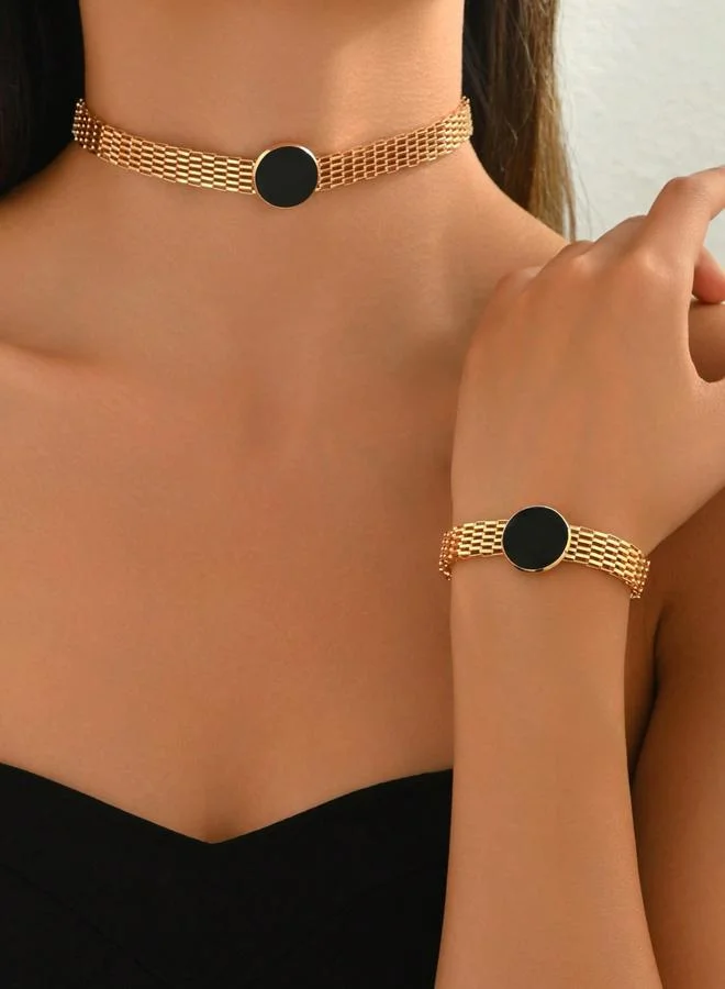 تايك تو طقم عقد وسوار بسلسلة ذهبية وتفاصيل سوداء